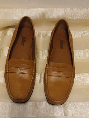 Auditions leather Cognac Penny Loafers.EUC Sz6N